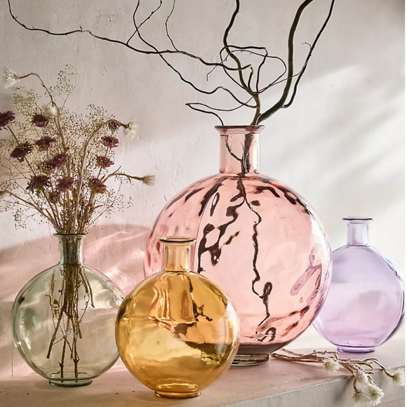 Yellow Glass Round Vase - Picture 2 of 10